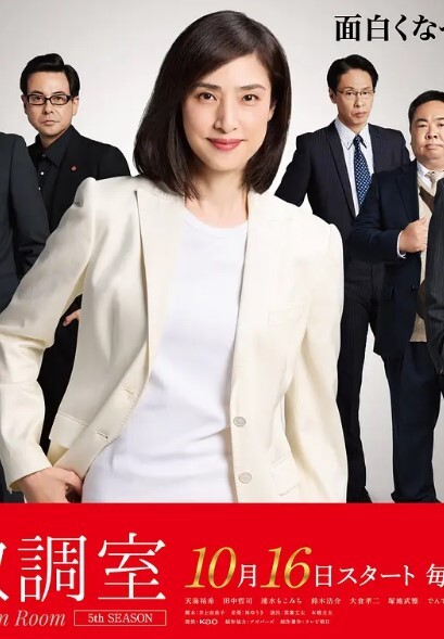 顽皮的莎拉可爱的把她令人毛骨悚然的房东的鸡巴塞进她湿漉漉的小穴里 - 太乙电影